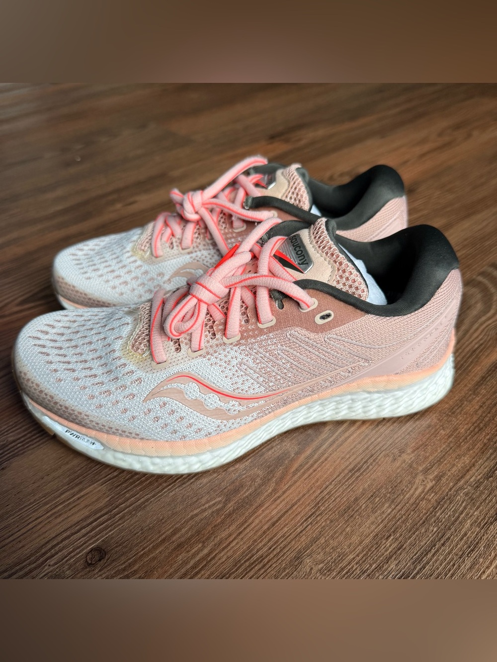 Saucony Sneakers